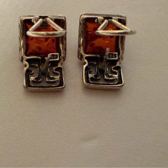 EARRINGS STERLING SILVER 925 AMBER COGNAC PIERCED CURVED HUGGIE OMEGA CLOSURE - Picture 9 of 11